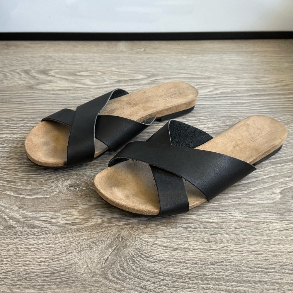 [PZ050] KS2 CROSSOVER SANDALS IN BLACK